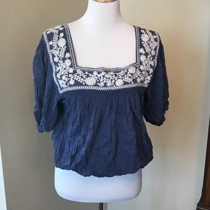 American Eagle boho embroidered peasant top